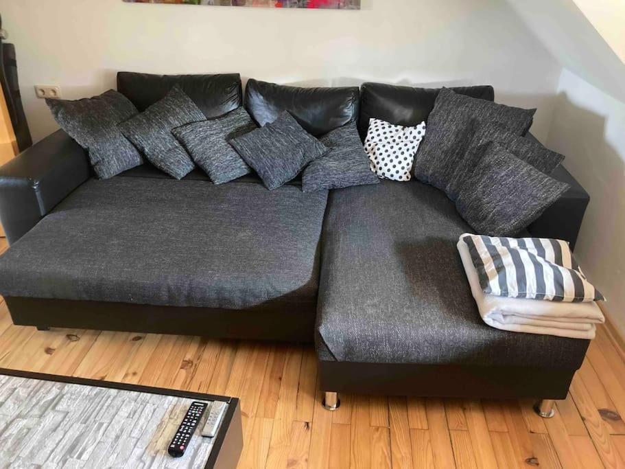Sonnige Etagen-Wohnung, Alleinige Nutzung, Wasserbett Neunkirchen  Buitenkant foto